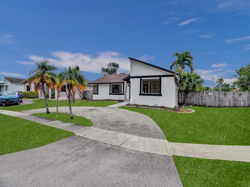 Photo of #F10521436 listing for Sale