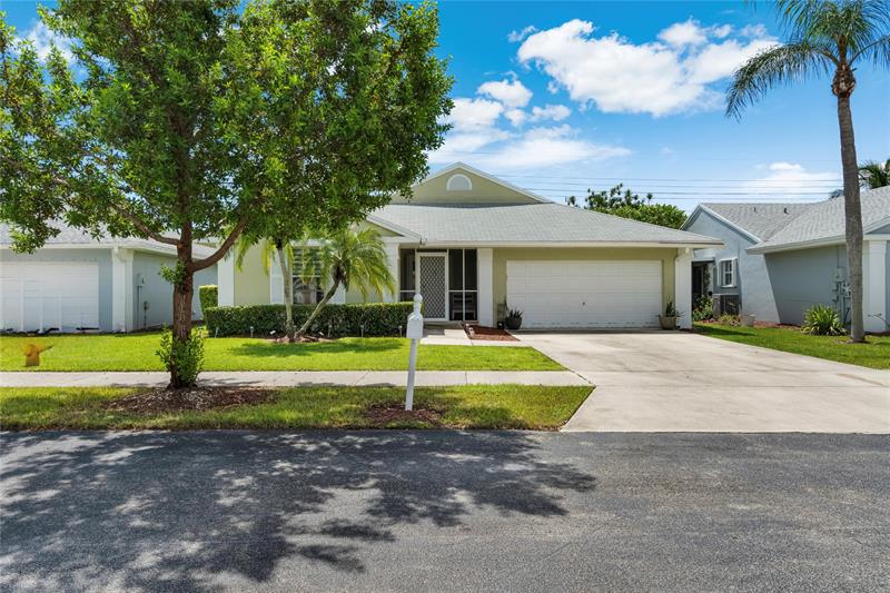 Photo of #F10527575 listing for Sale