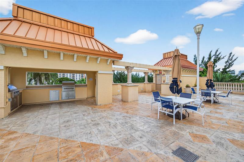 Photo of 2845 9th St #806 listing for Sale