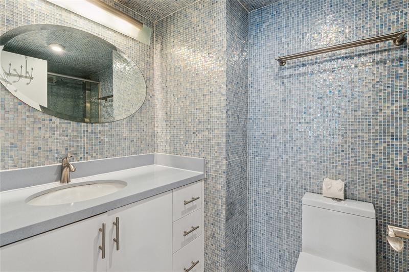 Photo of 2301 Collins Ave #1015 listing for Sale