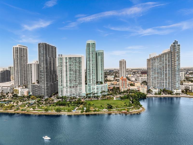 Photo of 1900 Bayshore Dr #1504 listing for Sale