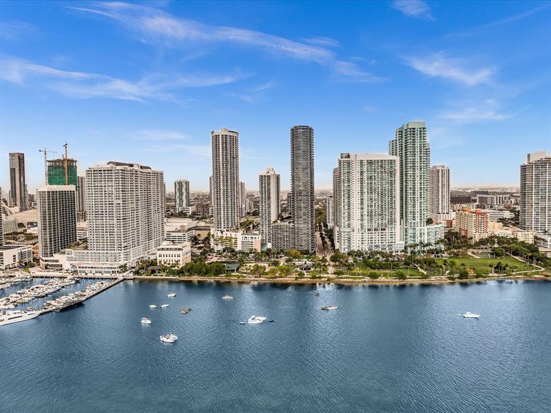 Photo of 1900 Bayshore Dr #1504 listing for Sale