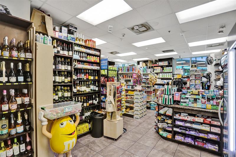 Photo of 1900 Bayshore Dr #715 listing for Sale