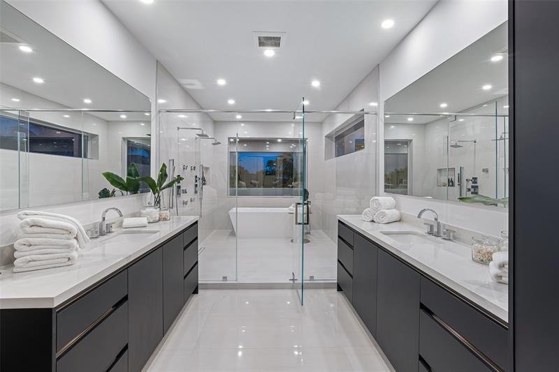 Photo of 2103 Riverside Dr # listing for Sale