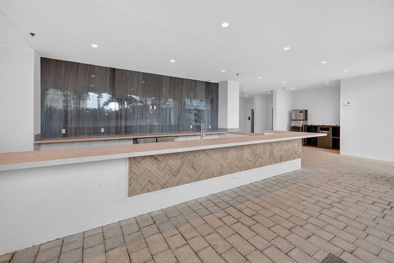 Photo of 153 Seabreeze blv #1004-S listing for Sale