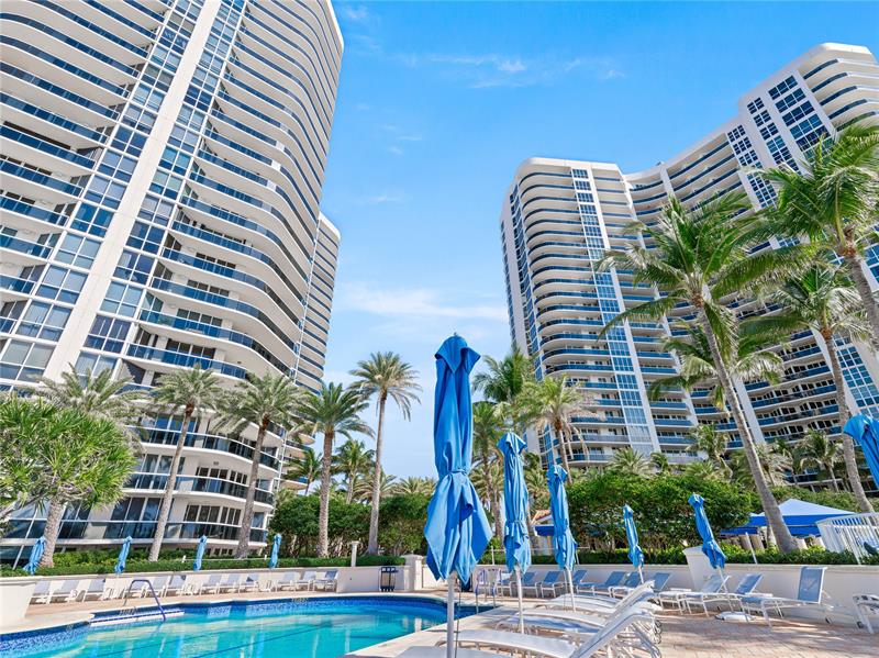 Photo of 3200 Ocean Blvd #309 listing for Sale