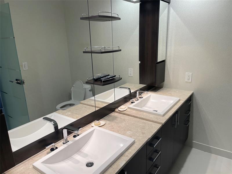 Photo of 100 Birch Rd #2502C listing for Sale