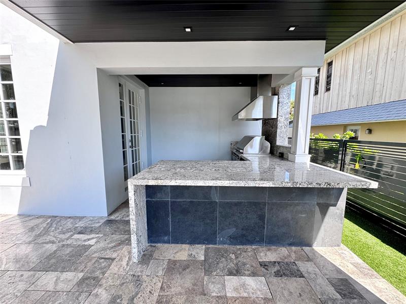 Photo of 1744 9th St # listing for Sale