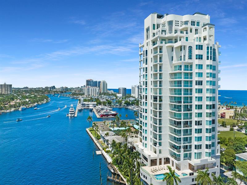 Photo of 3055 Harbor Dr #1402 listing for Sale