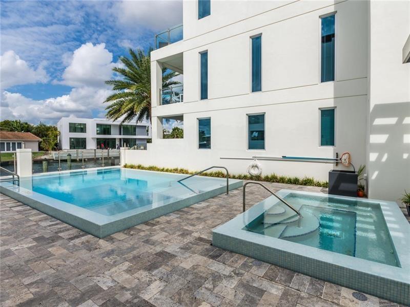 Photo of 240 Shore Ct # listing for Sale