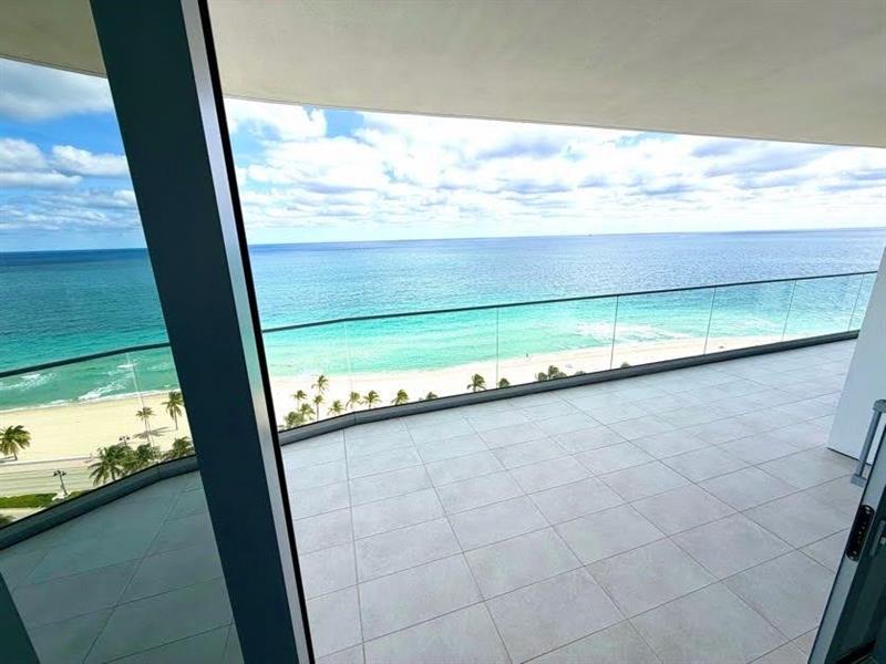 Photo of 151 Seabreeze blv #E-1204 listing for Sale