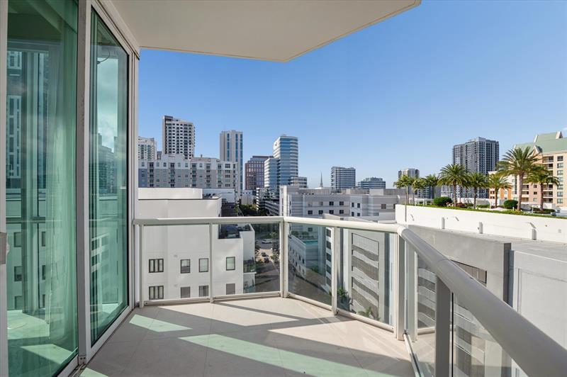 Photo of 111 8th Ave #1005 listing for Sale