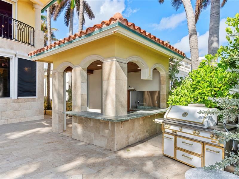 Photo of 555 Ocean Blvd # listing for Sale