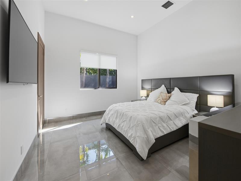 Photo of 2213 37th Dr # listing for Sale