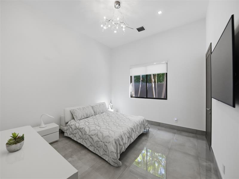 Photo of 2213 37th Dr # listing for Sale