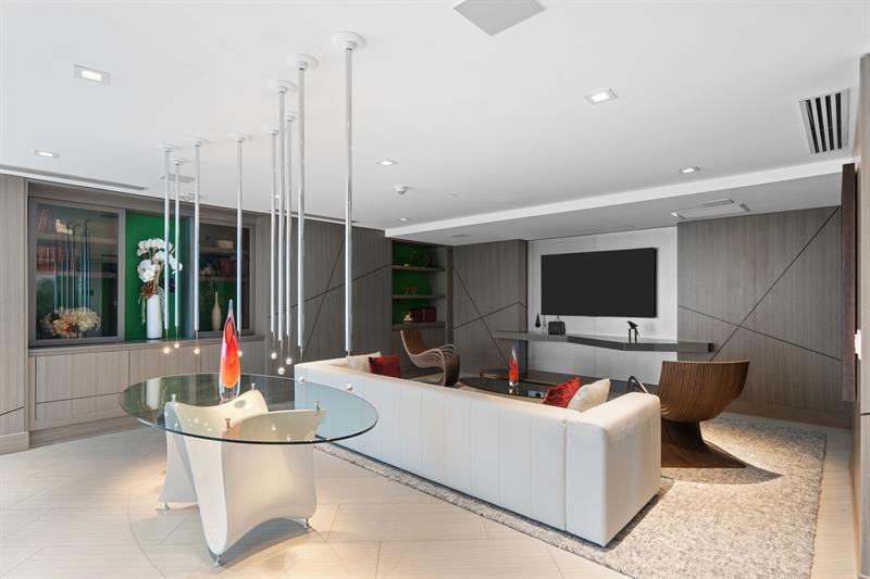 Photo of 300 Sunny Isles Blvd #4-2201 listing for Sale