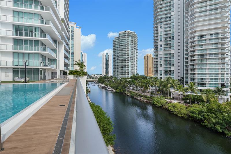 Photo of 300 Sunny Isles Blvd #4-2201 listing for Sale